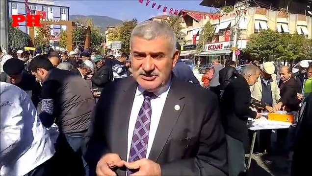 Pamukova Belediyesinden beş bin kişilik aşure ikramı