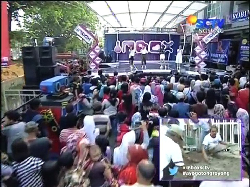 BLINK Bahagia Setengah Mati 311015