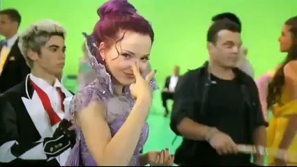 Descendants Set It Off