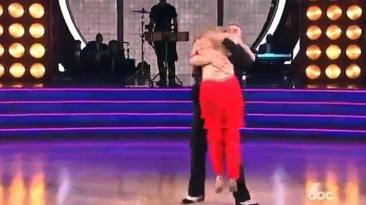 DWTS Season 18 WEEK 10 (FINAL) : Amy Purdy & Derek - Salsa - Dancing With The Stars 2014 5