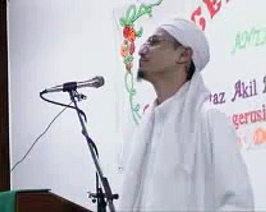 ustaz akhil - royalti