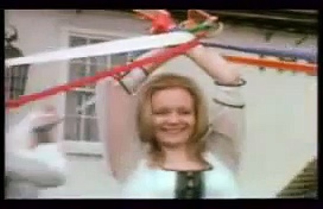 Monty Pythons sketch "Mayday in England"