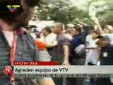 Agredido nuevamente equipo de prensa de VTV por partidarios de Rosales Venezolana de Televisión