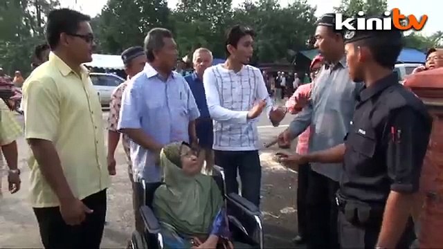 Terengganu MB stopped from entering polling center