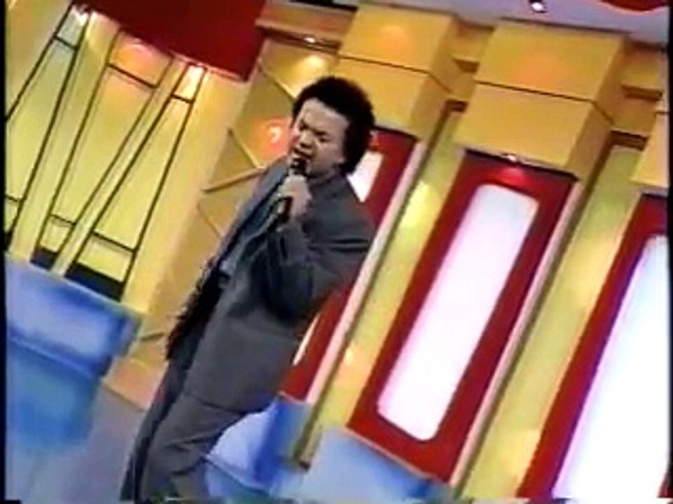 Homero - un pañuelo y una flor