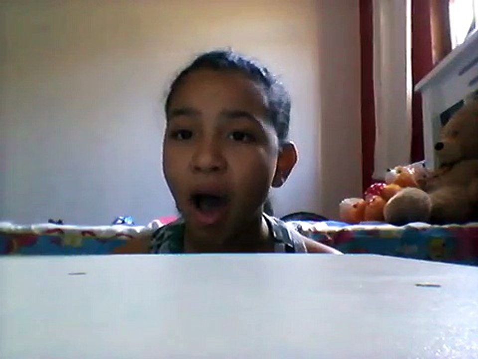 Cantando a música  de deus