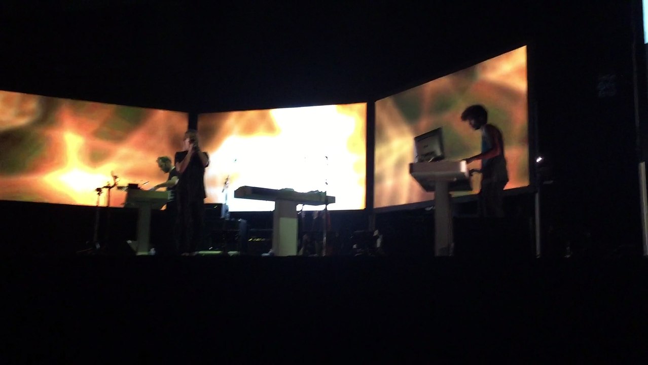 Impossible Knots - Thom Yorke TMB at HOSTESS CLUB ALL-NIGHTER 15/08/2015