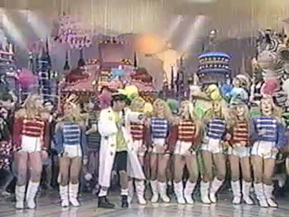 Sérgio Mallandro e Paquitas cantam O Ovo - 1991