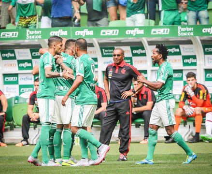 Em jogo emocionante, Palmeiras vira para cima do Fla no Allianz lotado