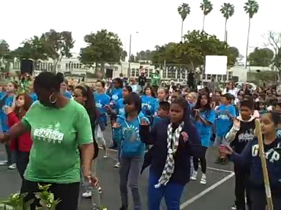 Black Eyed Peas I Got a Feeling Flash Mob video Dailymotion