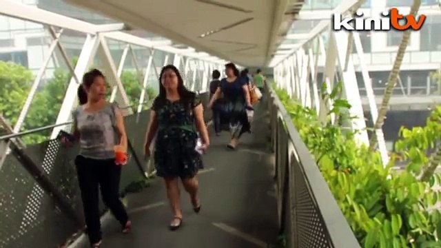 Haze hits Singapore and Muar, air pollution level peaks