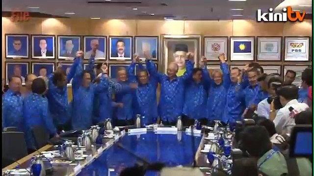 Anwar to govt: Cut 'Maharaja' style spending and resist GST