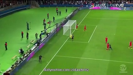 下载视频: Blaise Matuidi 1:0 Amazing Goal HD | Paris Saint-Germain v. Ajaccio - Ligue 1 16.08.2015 HD