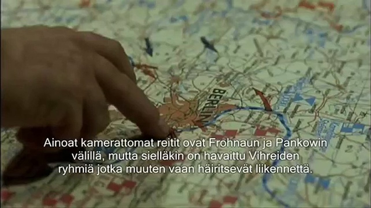 Hitler ajaa nopeusvalvontakameraan