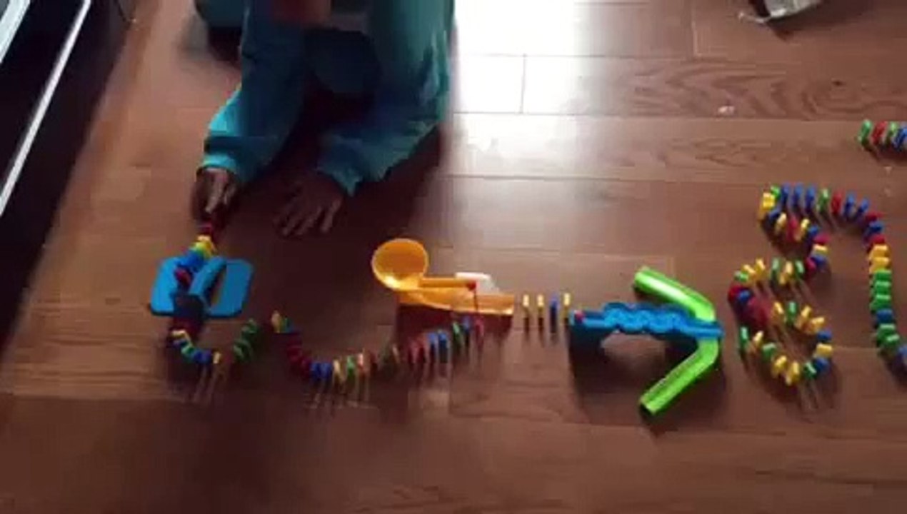 150 dominoes! Domino rally #1