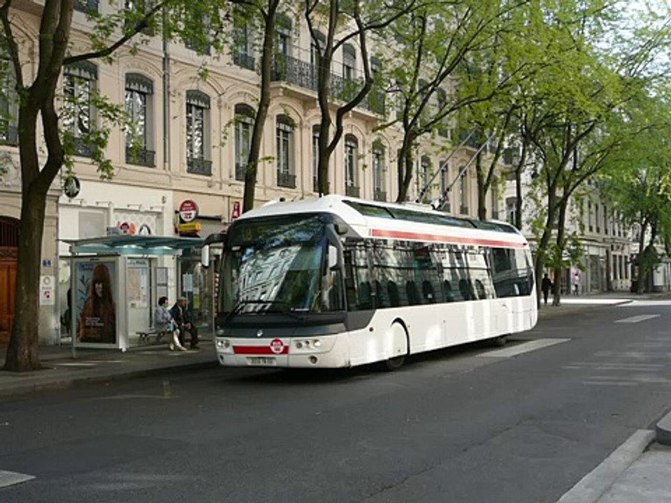 Trolleybus du réseau TCL de LYON 23 05 2010