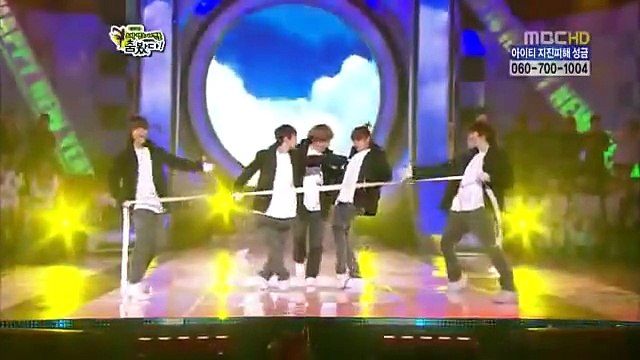 Super Junior vs 2PM dance battle