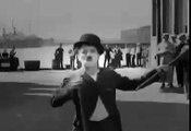 Los mejores gags de Charles Chaplin: la bandera