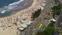 Rio de Janeiro : des dizaines de milliers de Brésiliens réclament la destitution de Dilma Rousseff