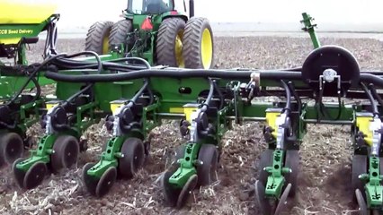 John Deere 24 row 1770NT Planter first test