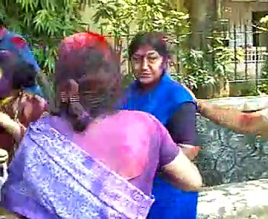 PAYAL DIDI BURSTING BALLONS