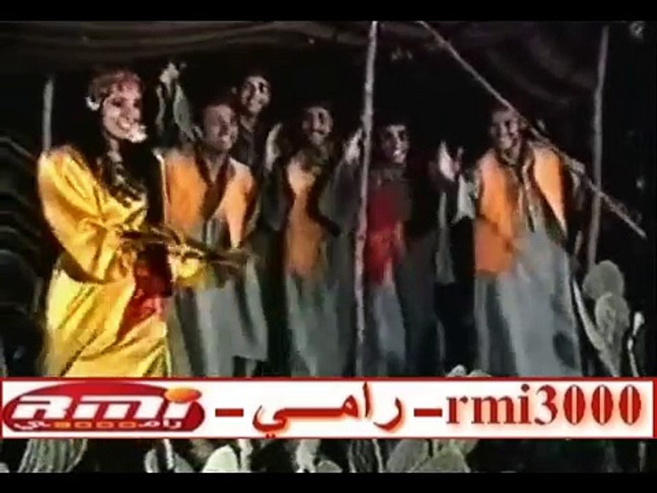 حنان زينه رقصة البدويه من البوم البسمه 1989