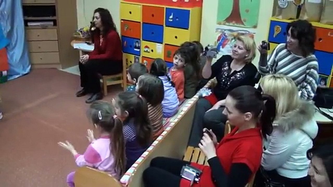 ΧΡΙΣΤΟΥΓΕΝΝΙΑΤΙΚΗ ΓΙΟΡΤΗ ΠΑΙΔΙΚΟΥ ΣΤΑΘΜΟΥ ΚΑΡΥΑΣ 22 12 2011