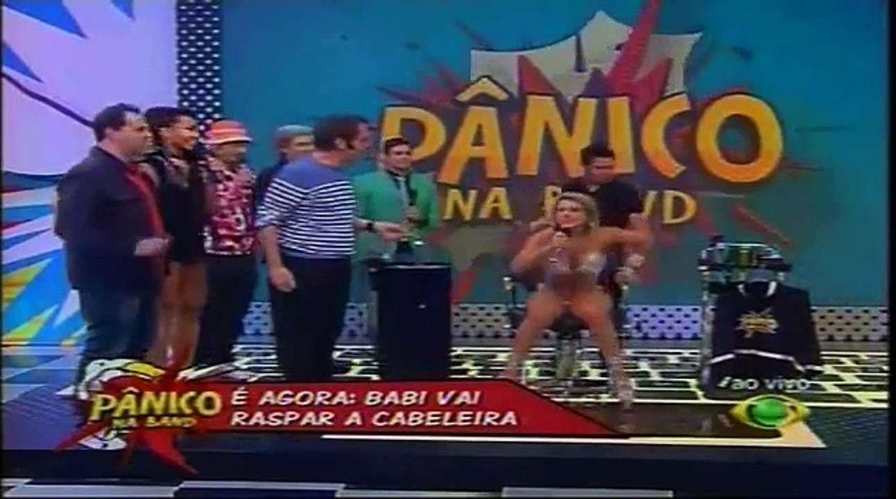 Pânico na Band 22.04.12 - Babi Rossi raspa cabeça e fica CARECA ao vivo - HD