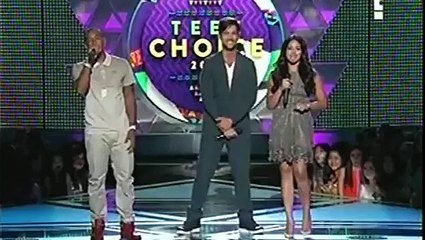 Teen Choice Awards: Sarah Hyland sufre resbalón al iniciar gala