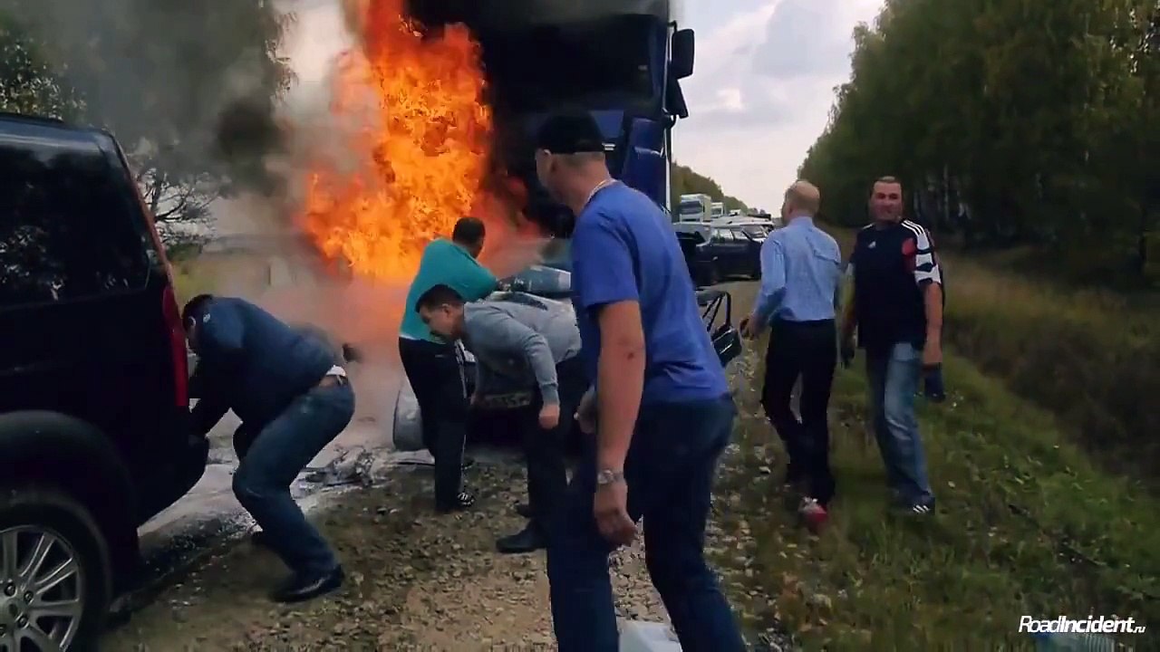 СГОРЕЛ ЗАЖИВО В ДТП! 2015