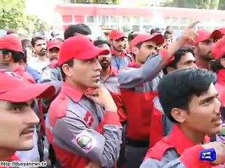 ARY Dunya News- Metro Bus guards hold strike over salary issue