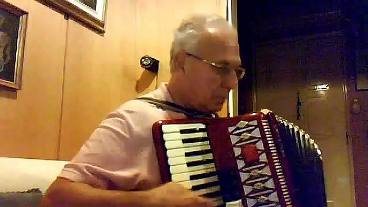 Σ΄ ΑΓΑΠΩ ΓΙΑΤΙ ΕΙΣΑΙ ΩΡΑΙΑ ΠΑΡΑΔΟΣΙΑΚΗ ΚΑΝΤΑΔΑ