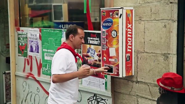 SANGRIA GRATUITE- Baiona aux Fêtes de Bayonne - Video clip officiel Réa :T.SZCZEPANSKI