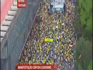 Brezilya'da yüzbinlerce kişi hükümeti protesto etti