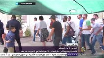 من القدس.. فلسطينيون يحتلون مقر الصليب الأحمر تضامنا مع الأسير محمد علان