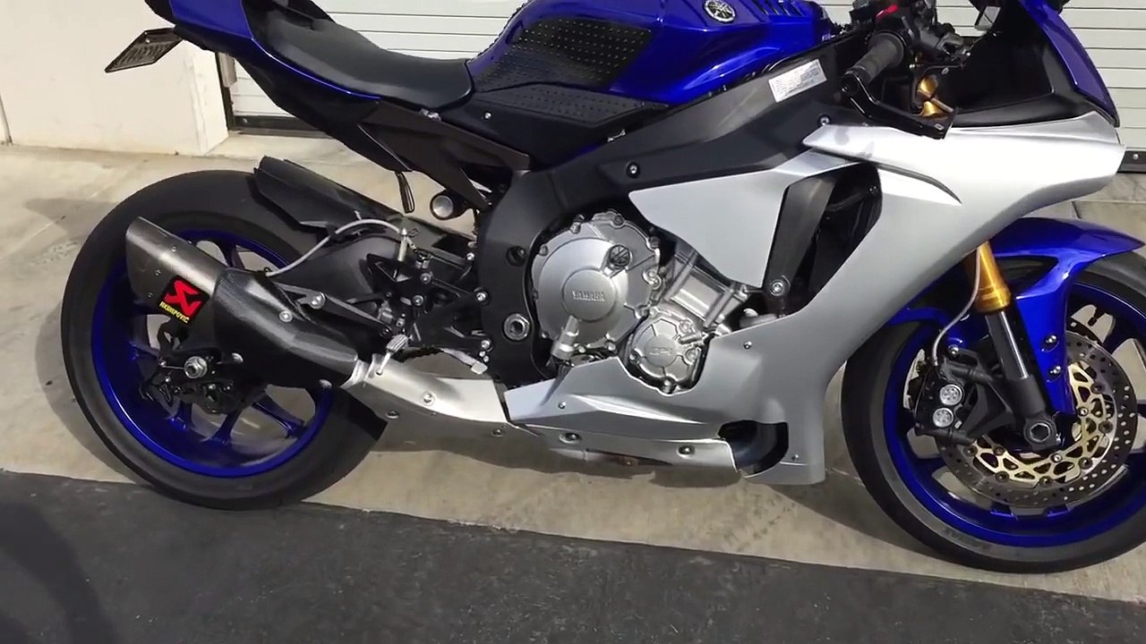 2015 Yamaha R1 with Akrapovic slip-on and link pipe