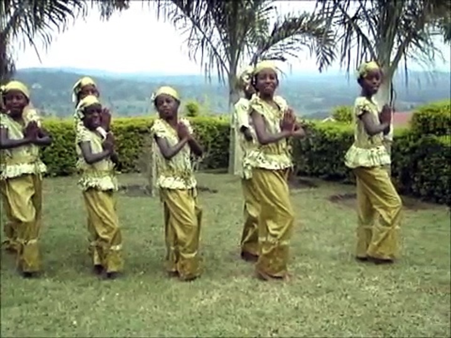 Bahamwettu - Ugandan Thunder 2011