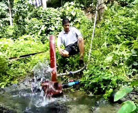 Hydraulic ram pump for lifting drinking water