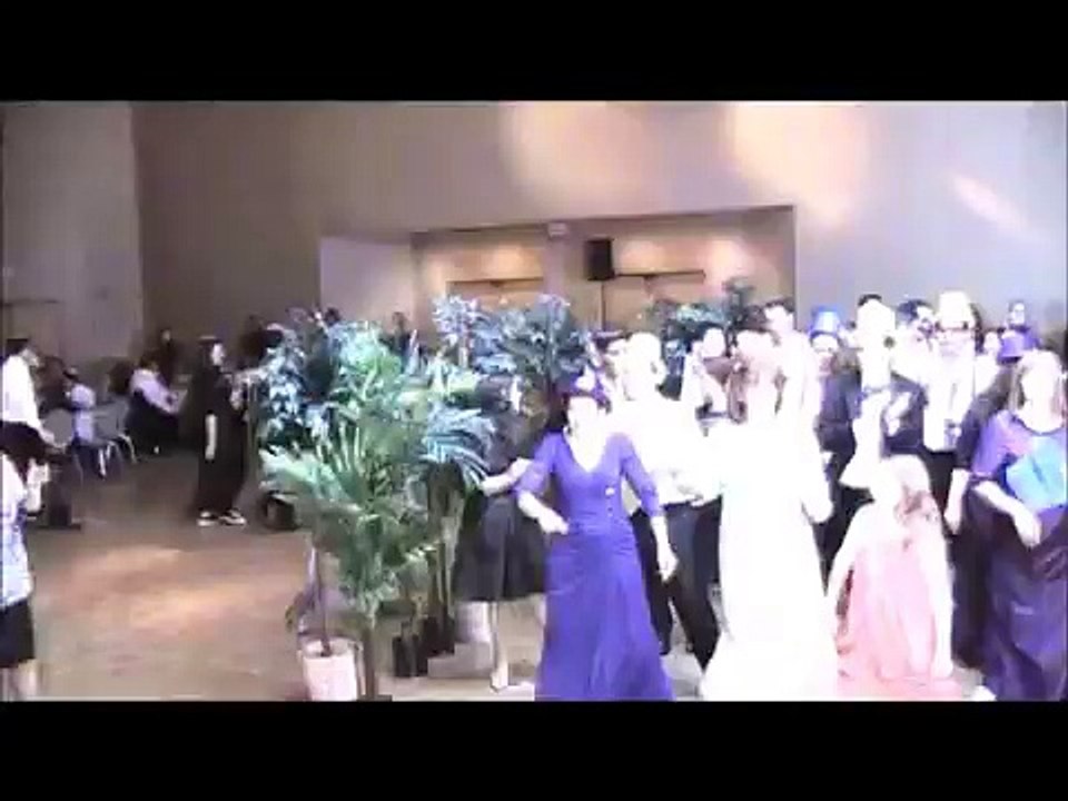 Flashmob wedding of a Maccabeat