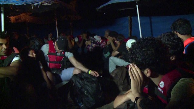 Des migrants tentent d'aller en Grèce depuis les plages turques
