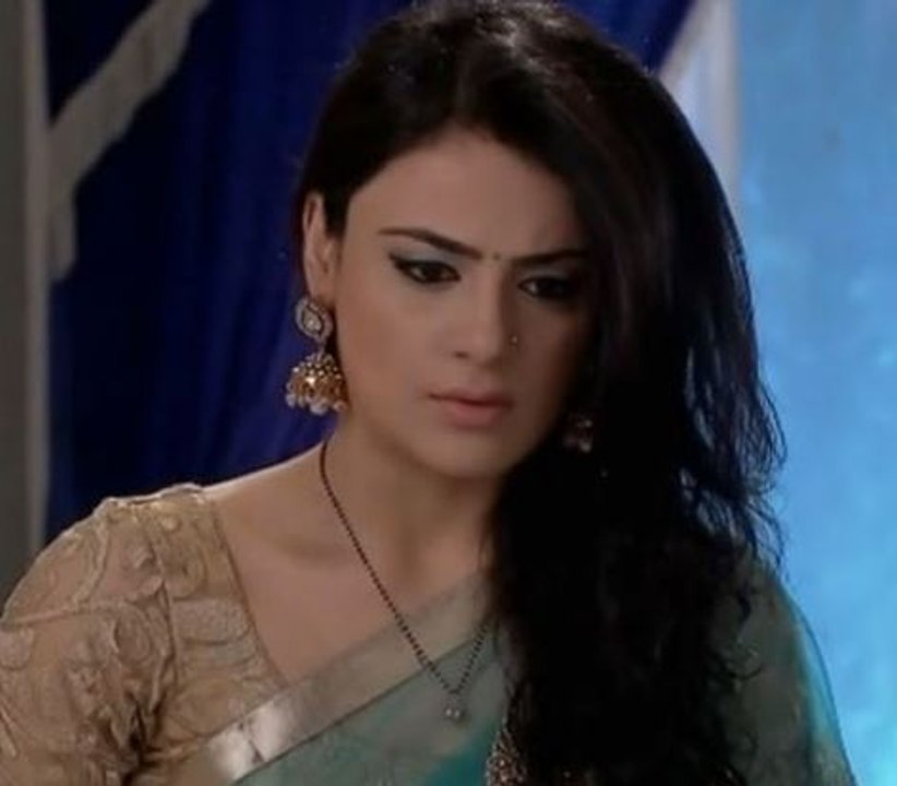 Ritika ki chaal ho gayi kaamyab badha di Ishani aur Ranveer ke beech dooriyaa - 17 August 2015 - Saas Bahu Aur Saazish Part 2
