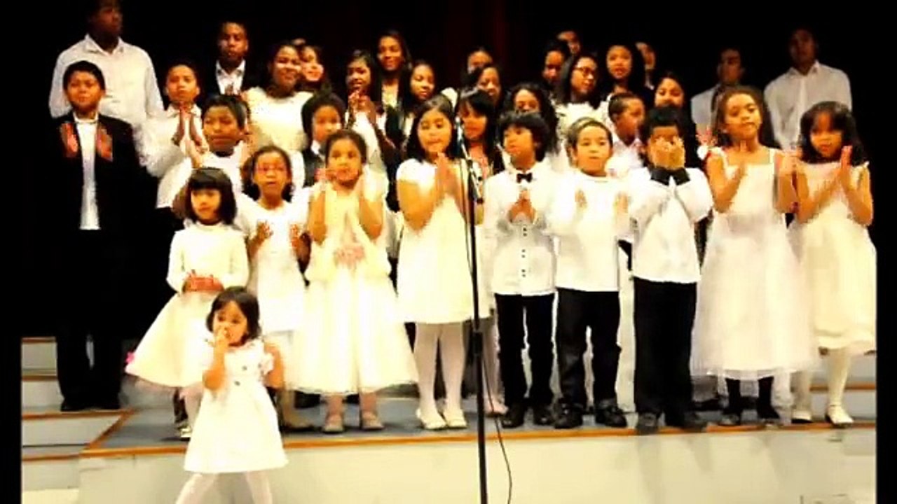 Noely 2012 FLM Paris : Hira sy Tsianjery