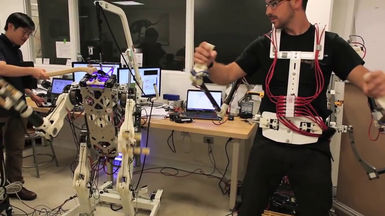Reflex Robot - Repeats Your Moves Simultaneously