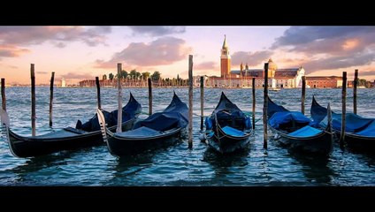 Apartment In Venice With Canal View