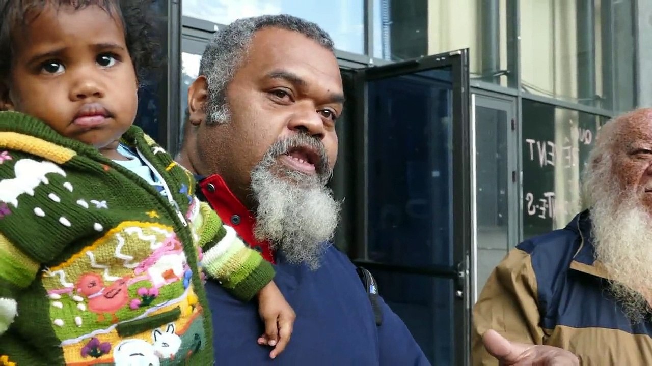 Le "Bonjour" de la Nouvelle Calédonie, geste coutumier