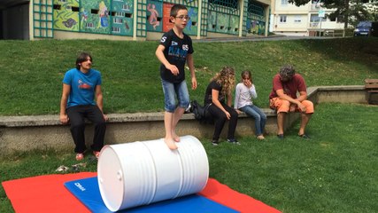 Initiation aux arts du cirque avec les Saltimbrés