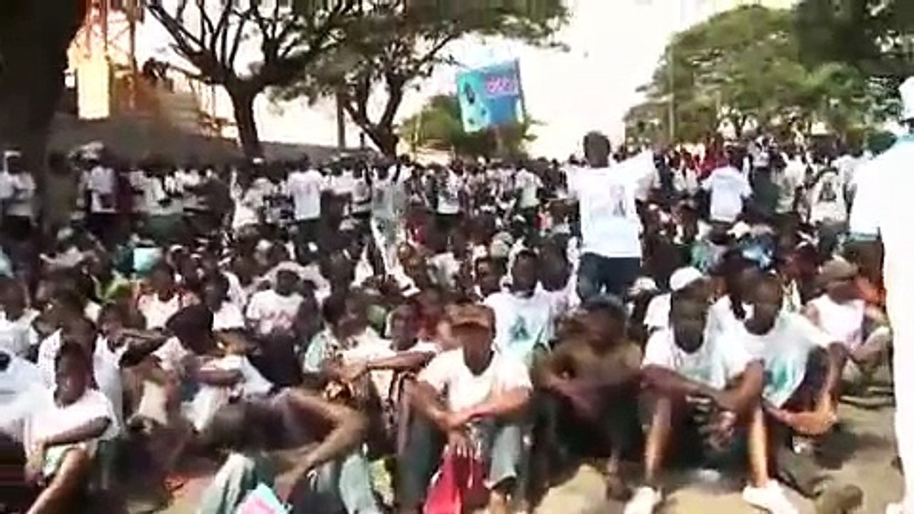 Laurent GBAGBO meeting FINAL du vendredi 27 Novembre à la place de la republique