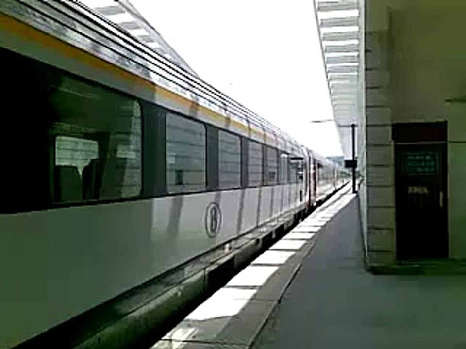 HLE 13 departing Liège-Guillemins