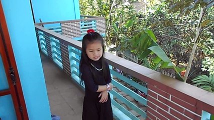 Journée coiffure au village de Huong Ho avec les enfants en 2014