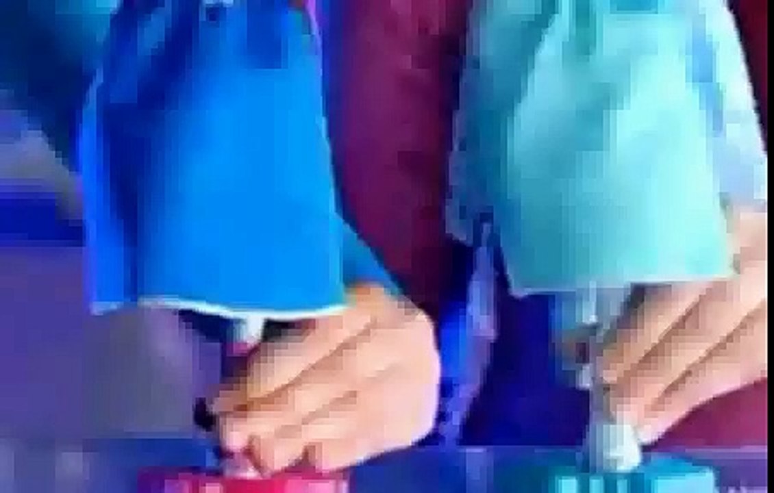 Comercial Mattel latino Muñecas Disney frozen Anna y Elsa Patinadoras